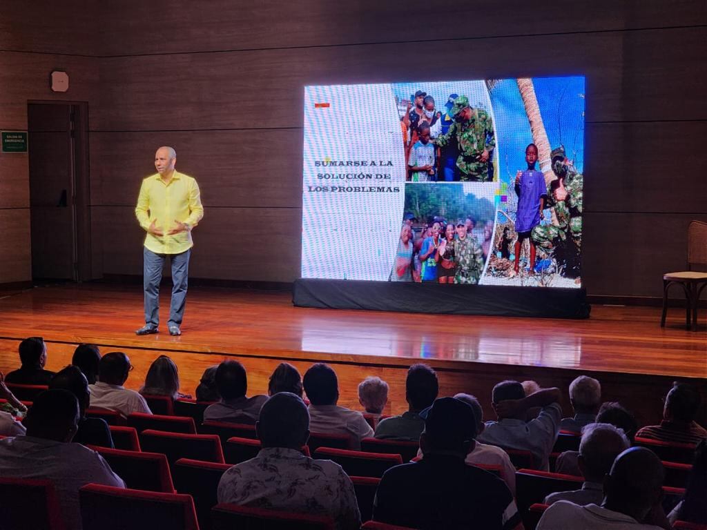 El excomandante del Ejército, el general Eduardo Zapateiro, hablando sobre los retos de cara a las próximas elecciones regionales.