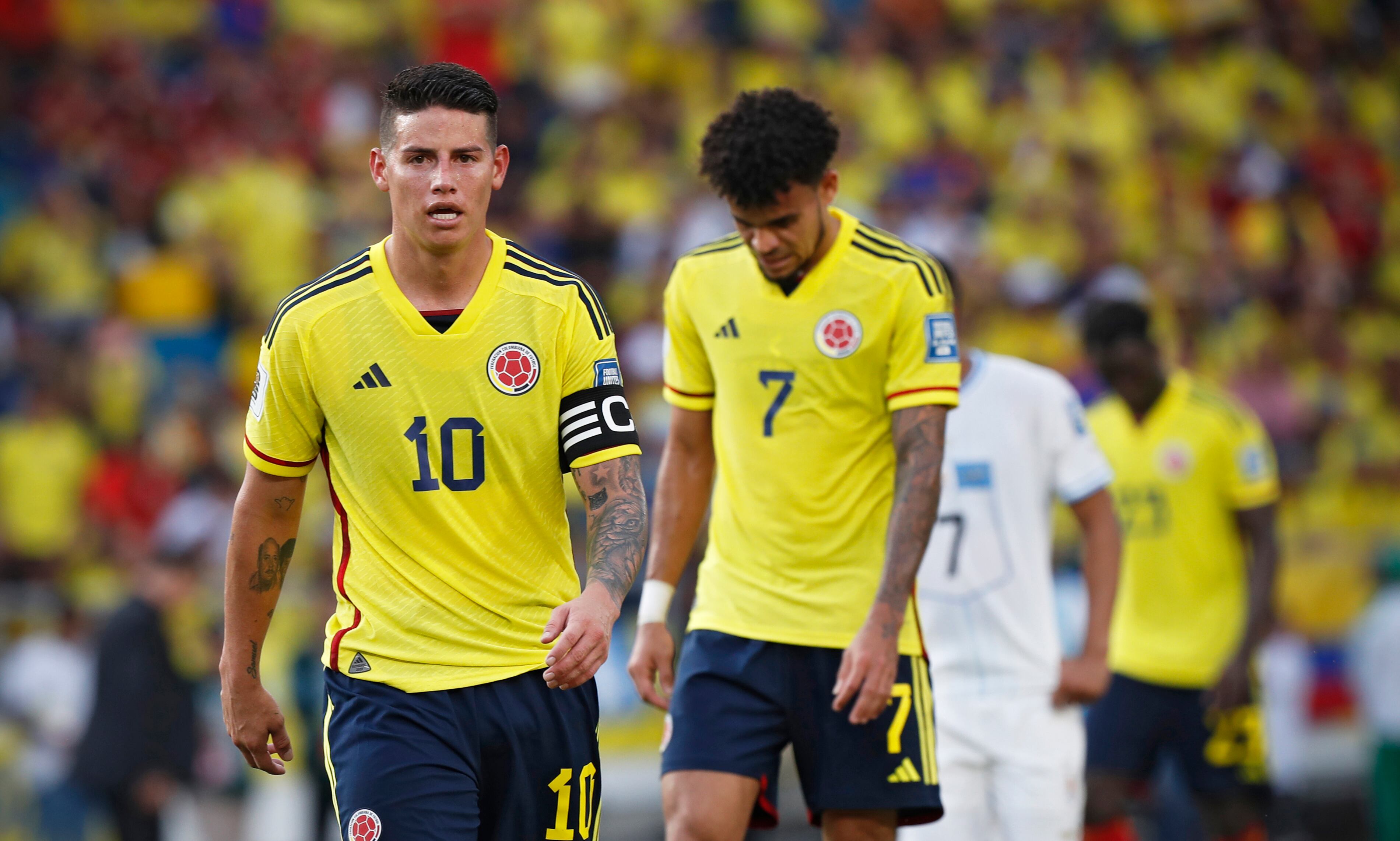 Luis Díaz y James Rodríguez
Colombia vs Uruguay  empate 2-2 
Eliminatorias al Mundial 2026
Baranquila estadio Metropolitano
Octubre 12 del 2023
Foto Guillermo Torres Reina / Semana
