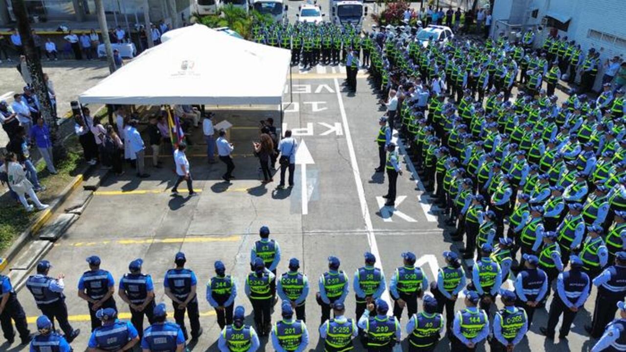 Presentación grupo operativo contra infractores en carriles del MIO