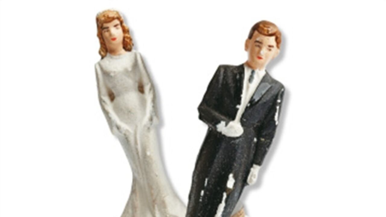 Colombianos los que menos se casan, según un estudio internacional.