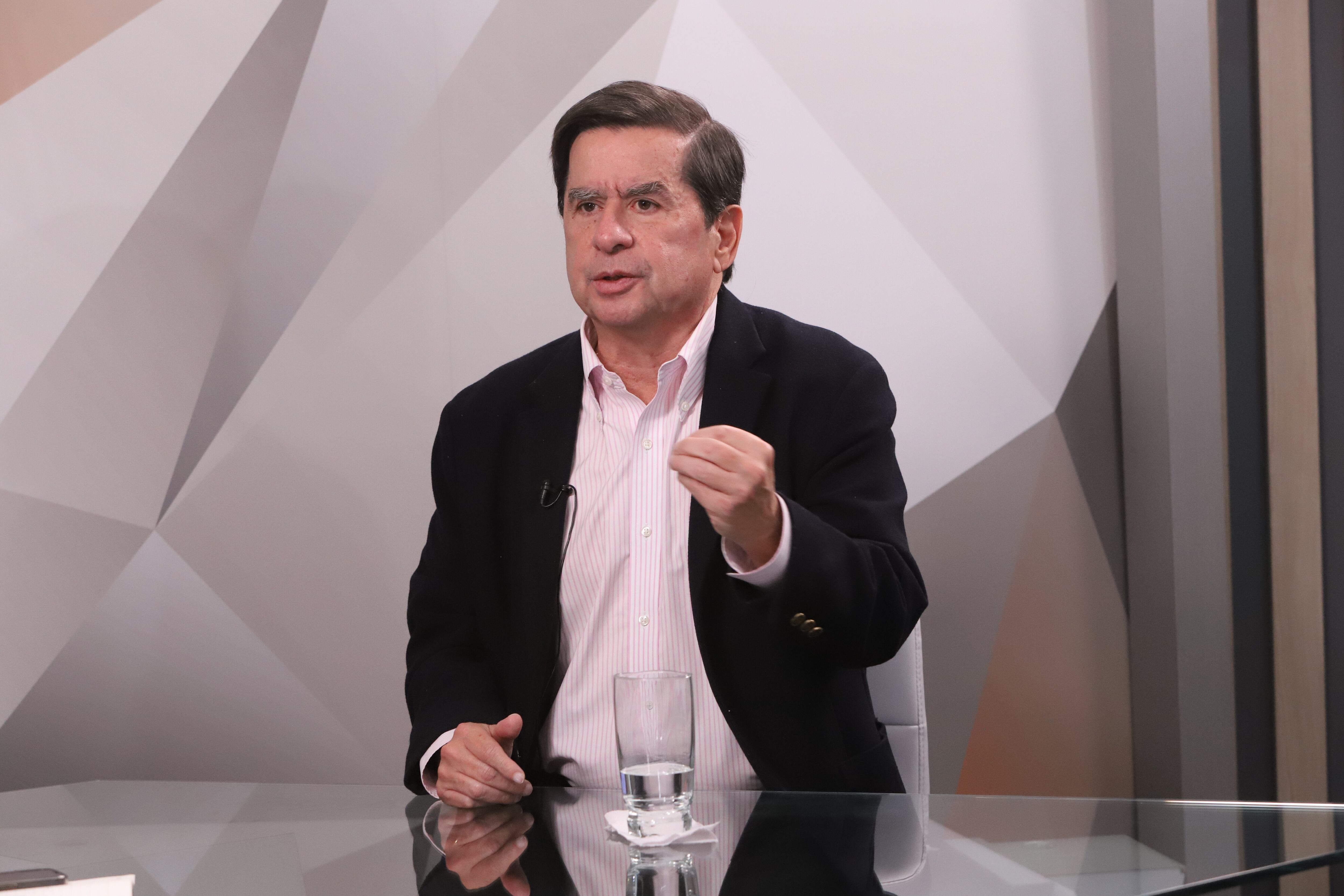 El Debate, entrevista de Yesid Lancheros director de Semana, al precandidato presidencial Juan Fernando Cristo.