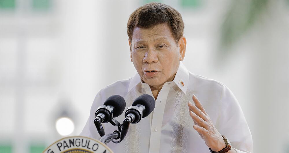 El pasado octubre, Duterte, de 76 años, aseguró que no se presentaría como candidato a la vicepresidencia, a pesar de haberlo anunciado antes, y que abandonaría la política una vez concluya su mandato de seis años como presidente, que por ley no puede revalidar.