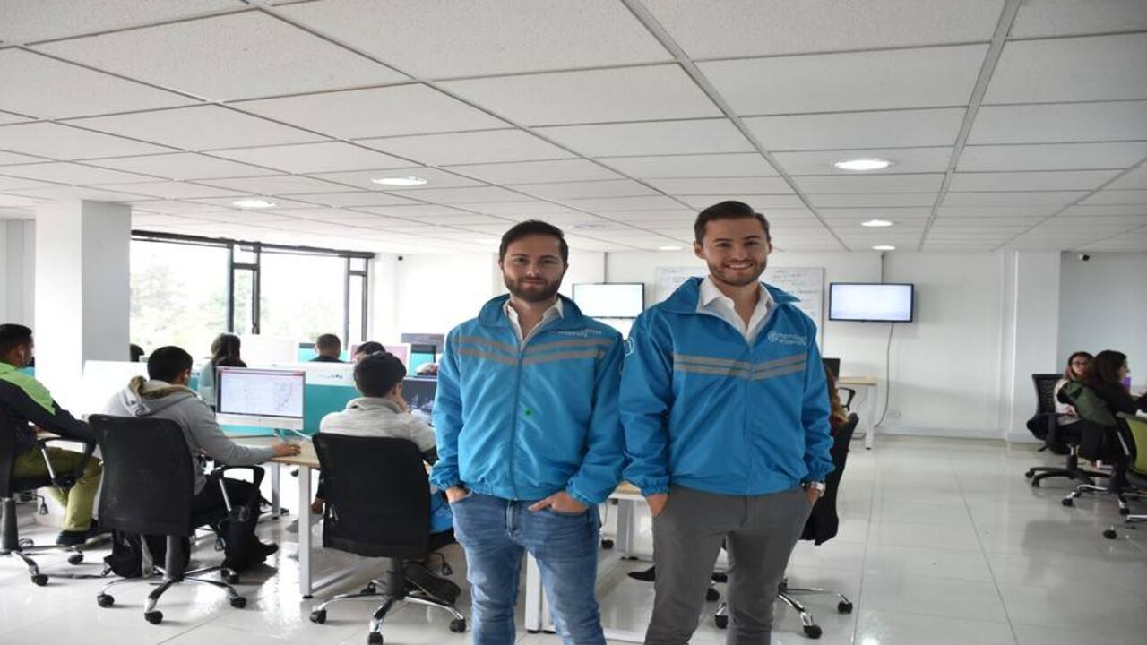 A la izquierda Juan Pablo Pineda, CEO de Mensajeros Urbanos, derecha Santiago Pineda, CEO de Mensajeros Urbanos.