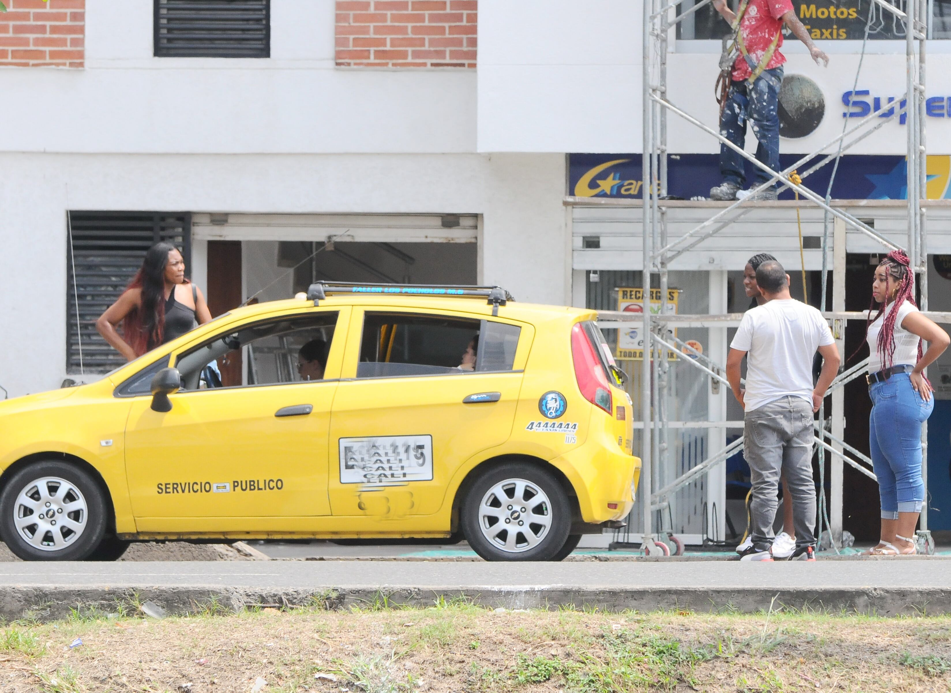 Cali: Gran controversia en la ciudad ha generado la propuesta del alcalde Jorge Iván Ospina de permitir que los taxis realicen transporte colectivo de pasajero