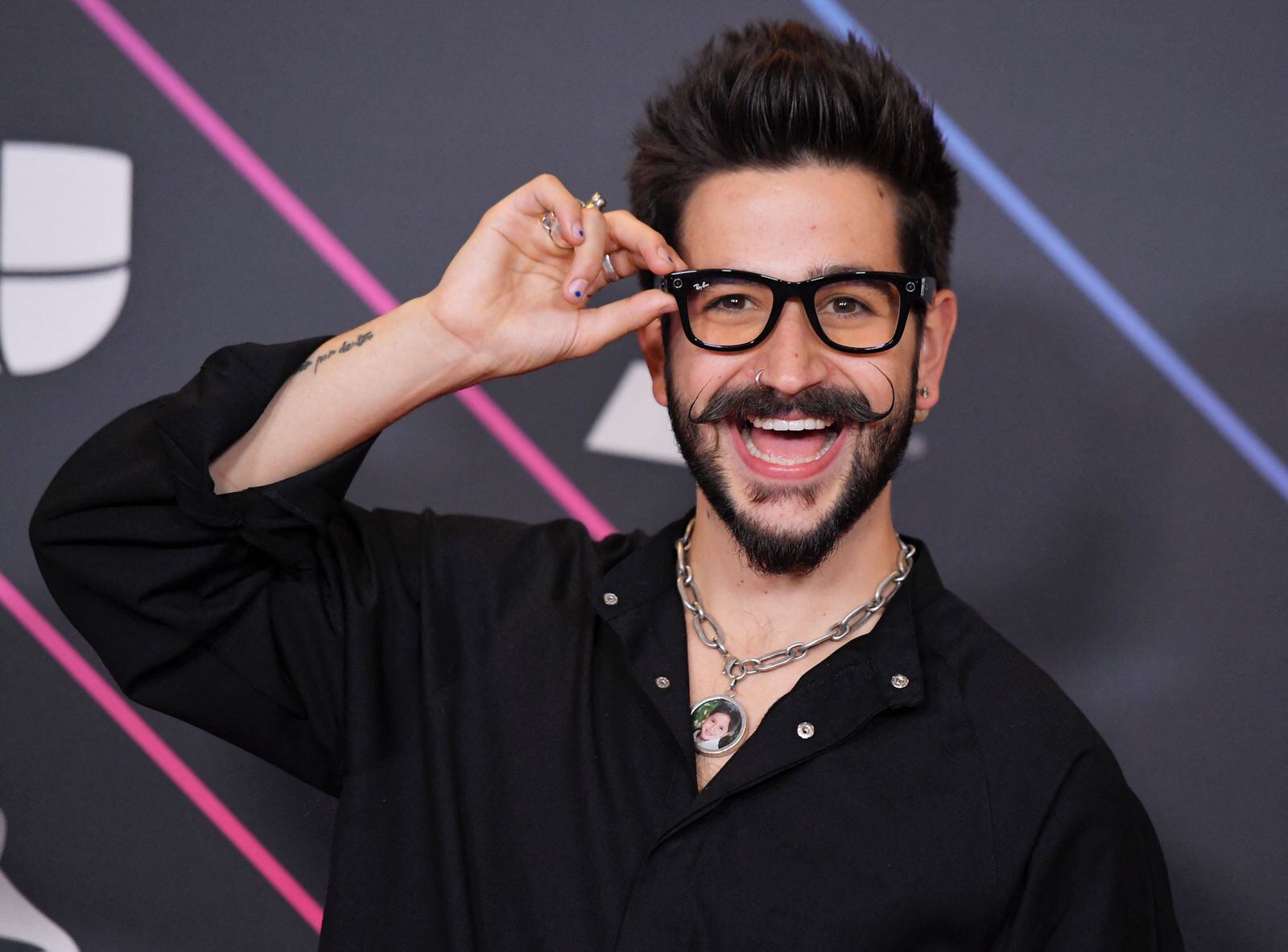 El cantante colombiano Camilo fue uno de los asistentes al evento.