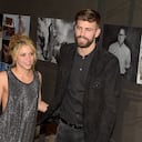 Gerard Pique (R) and Shakira (L) attend the 'Festa De Esport Catala 2016 Awards' on January 25, 2016 in Barcelona, Spain.