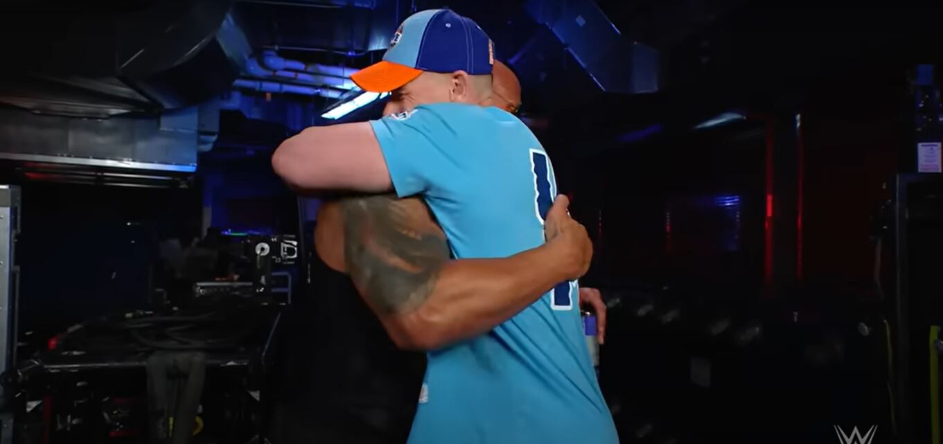 Foto: YouTube The Rock comes face-to-face with John Cena: SmackDown highlights, Sept. 15, 2023. Min 0:57.