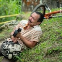 El actor colombiano Ramiro Meneses, el tío Lucho en la serie Rigo, lamentando la muerte de su "hermanito" Rigoberto Urán