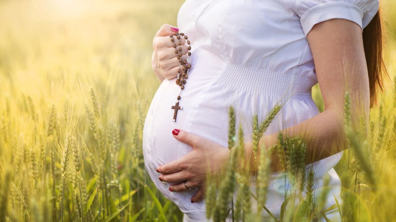 Oración para cuidar un embarazo.