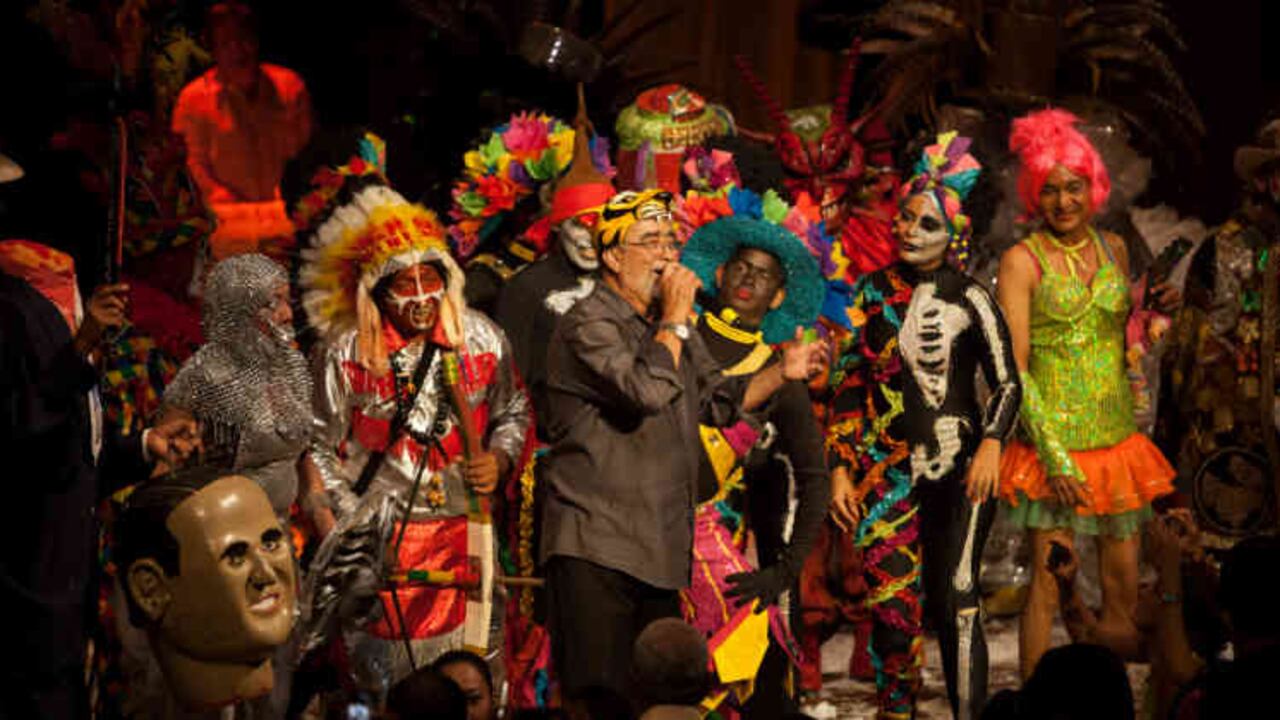 Andy Montañez en el Teatro Amira de a Rosa, durante el Carnaval de las Artes. El evento llega a su versión número 13, mientras el escenario donde nació está cerrado desde 2016.