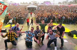 Desorden Público es la unión de los fundadores Horacio Blanco (voz y guitarra), Caplis Chacín (bajo), Danell Sarmiento (batería , voz), Oscar Alcaíno (percusión), y músicos que en vivo suman a la descarga.
