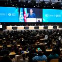 El jefe climático de la ONU, Simon Stiell, pronuncia un discurso durante la inauguración de la Conferencia de las Naciones Unidas sobre el Cambio Climático (COP29) de 2024 en Bakú el 11 de noviembre de 2024. (Foto de Alexander NEMENOV / AFP)
