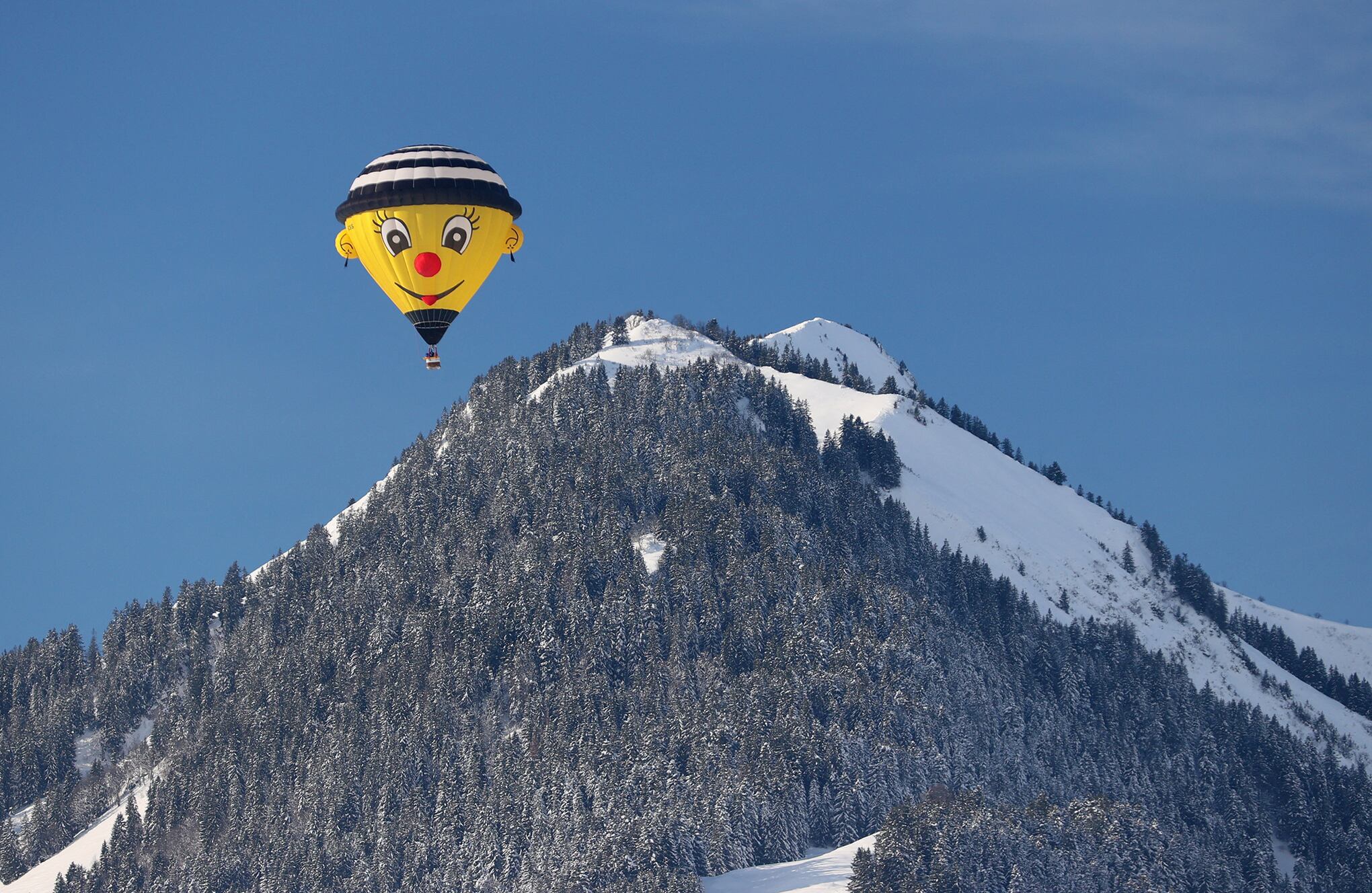 En imágenes : 43° Festival Internacional de Globos Aerostáticos en Chateau-d'Oex