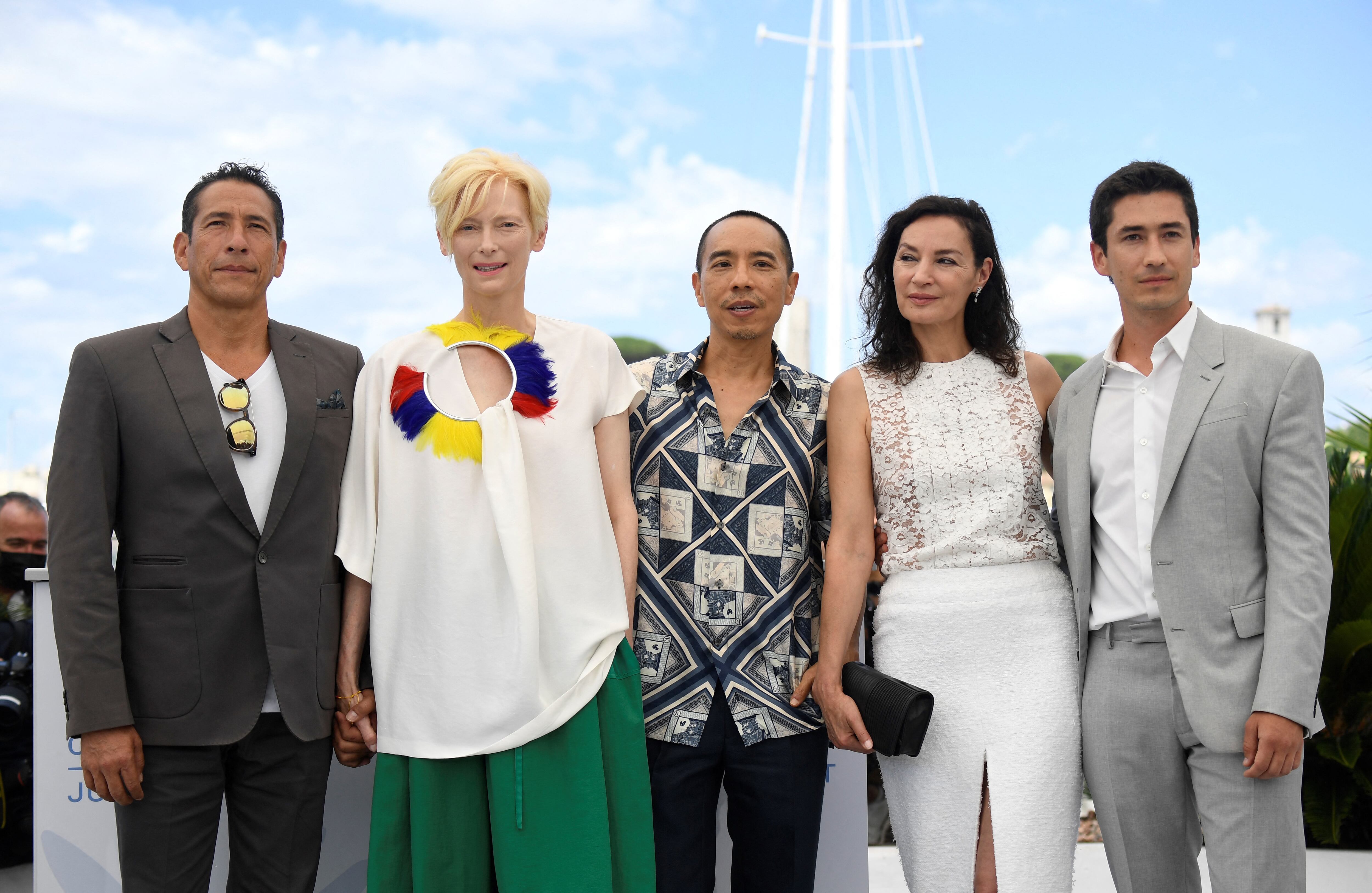 Memoria (2021). Entre 24 películas nominadas, la cinta protagonizada por la ganadora del Óscar, Tilda Swinton, y con las actuaciones de los colombianos Elkin Díaz y Juan Pablo Urrego, se llevó el Premio del Jurado de Cannes, uno de los más importantes del festival. Este drama se centra en Jessica (Swinton), una británica que tiene un negocio de flores en Medellín y busca descifrar un sonido que solo ella escucha. Foto: Christophe Simon / AFP