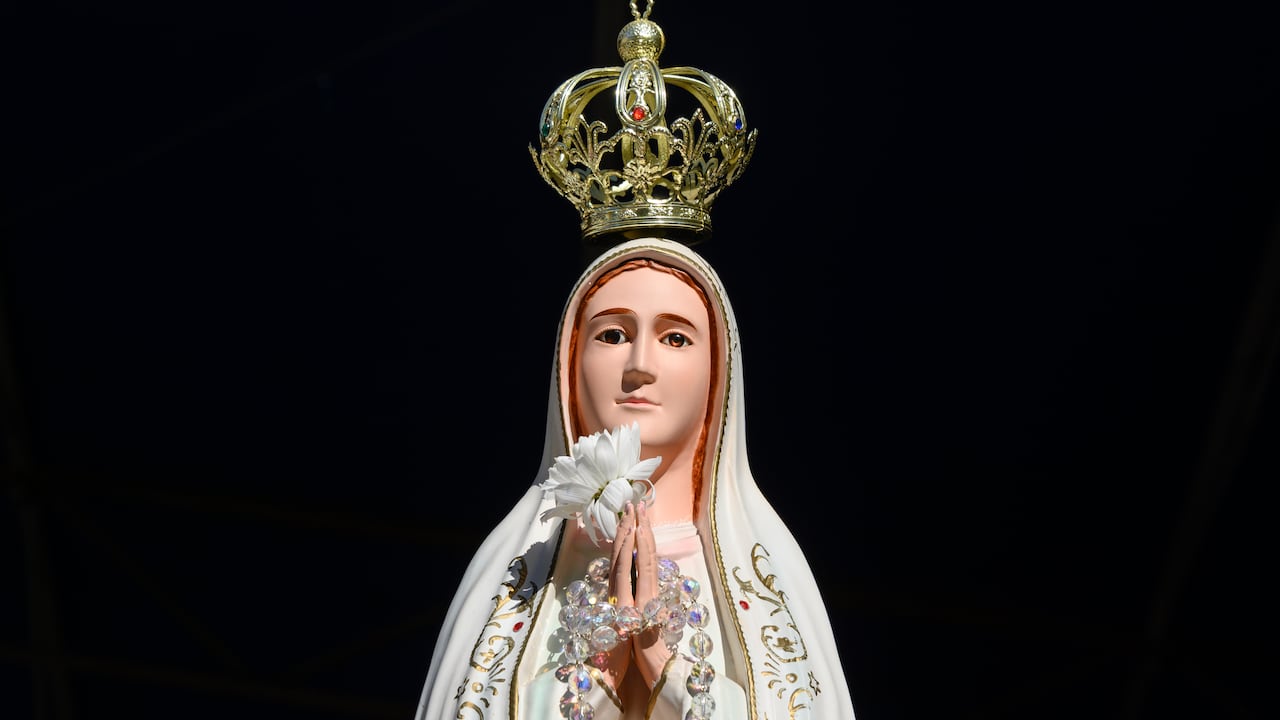 Nuestra Señora de Fátima es una de las advocaciones bajo las que se venera a la Virgen María en la Iglesia Católica.