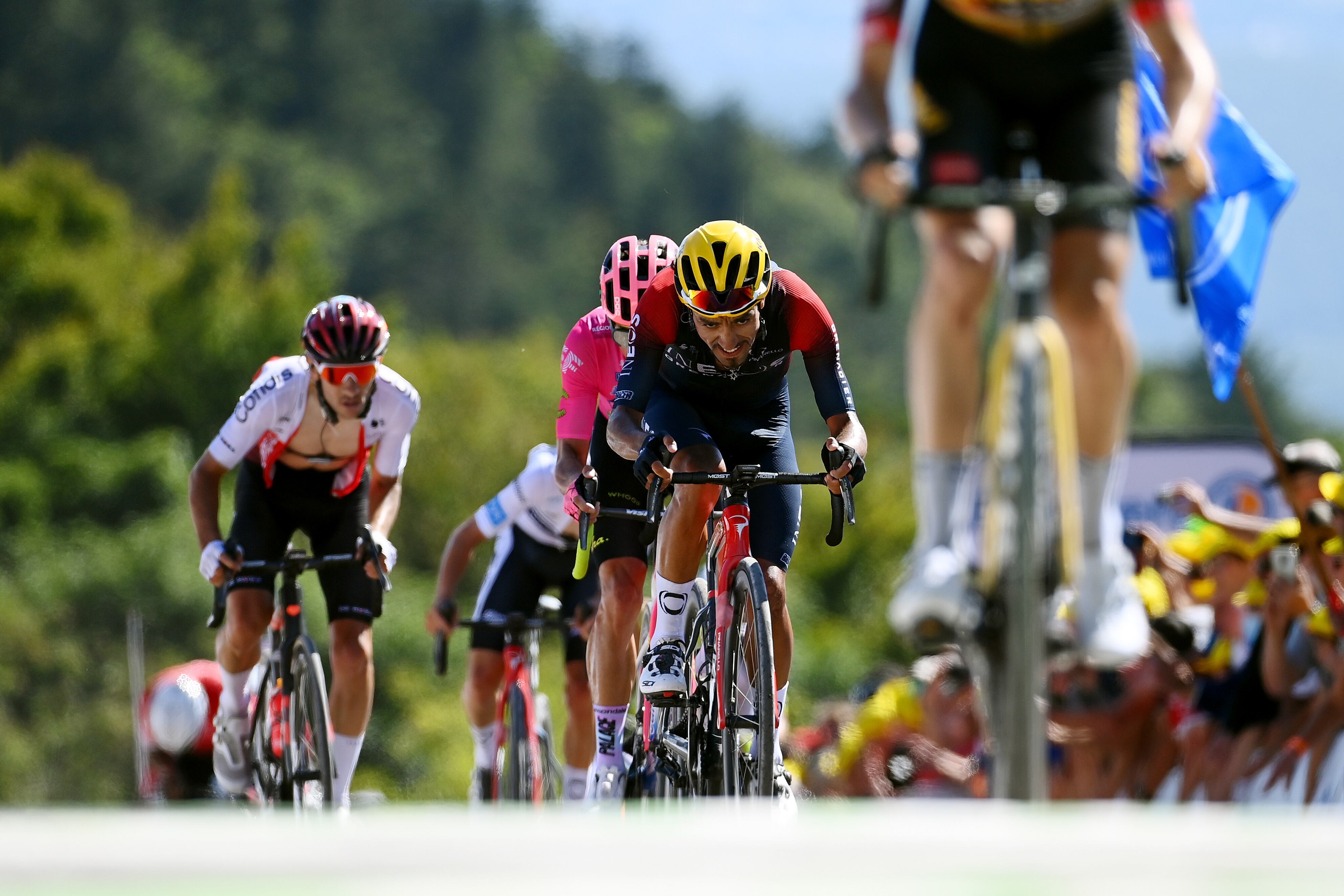 El colombiano cedió tiempo en la jornada 9 del Tour de Francia.