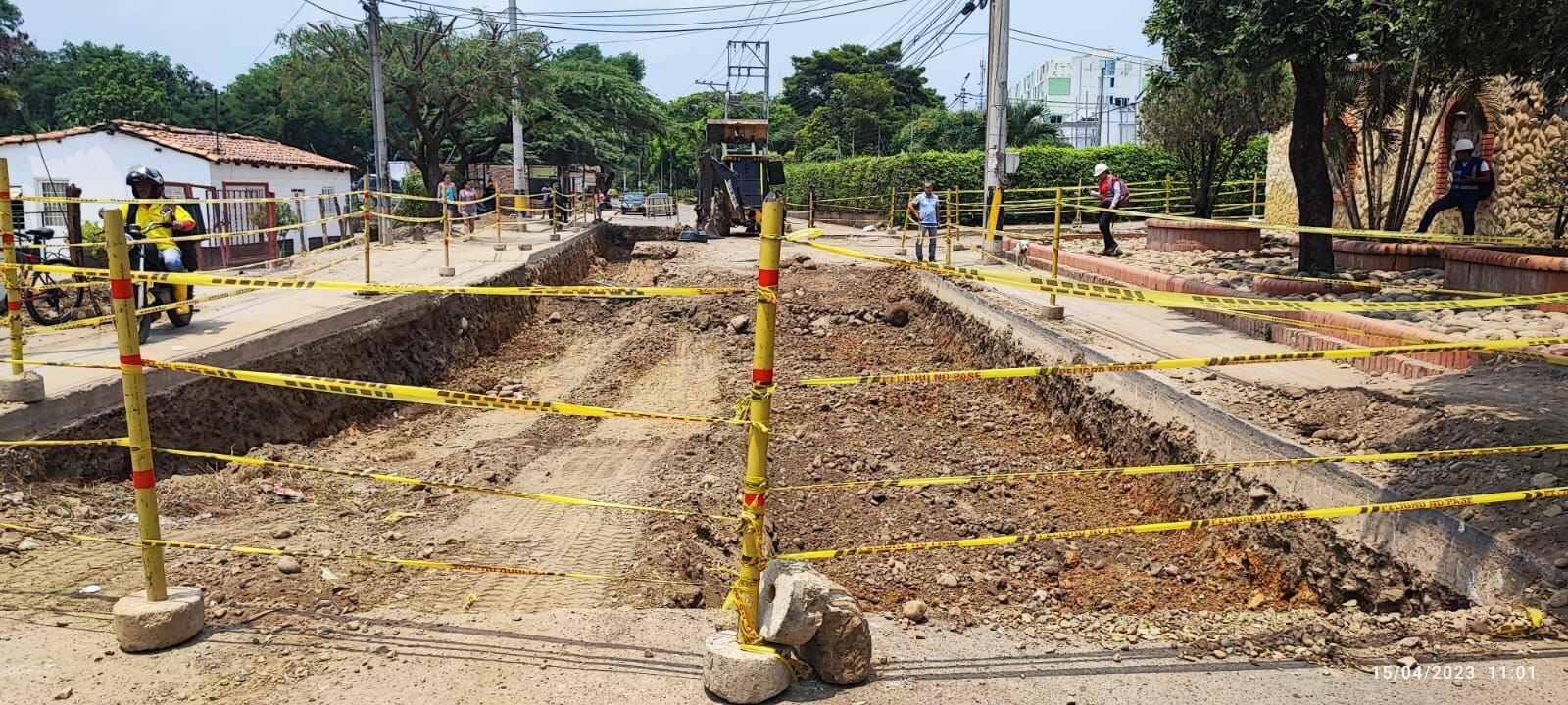 Así se encontraba el lugar donde quedó atrapado un vehículo.