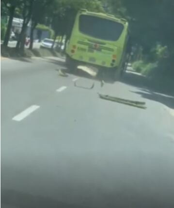 El bus, al parecer, está embargado por un banco.