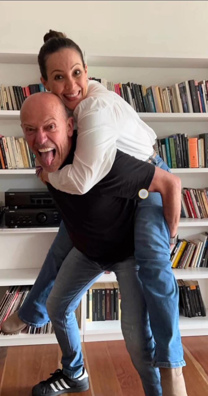 Actor Diego Trujillo y su novia Lina Arango Foto: fotograma 0:20, @linaarangovoz, Instagram