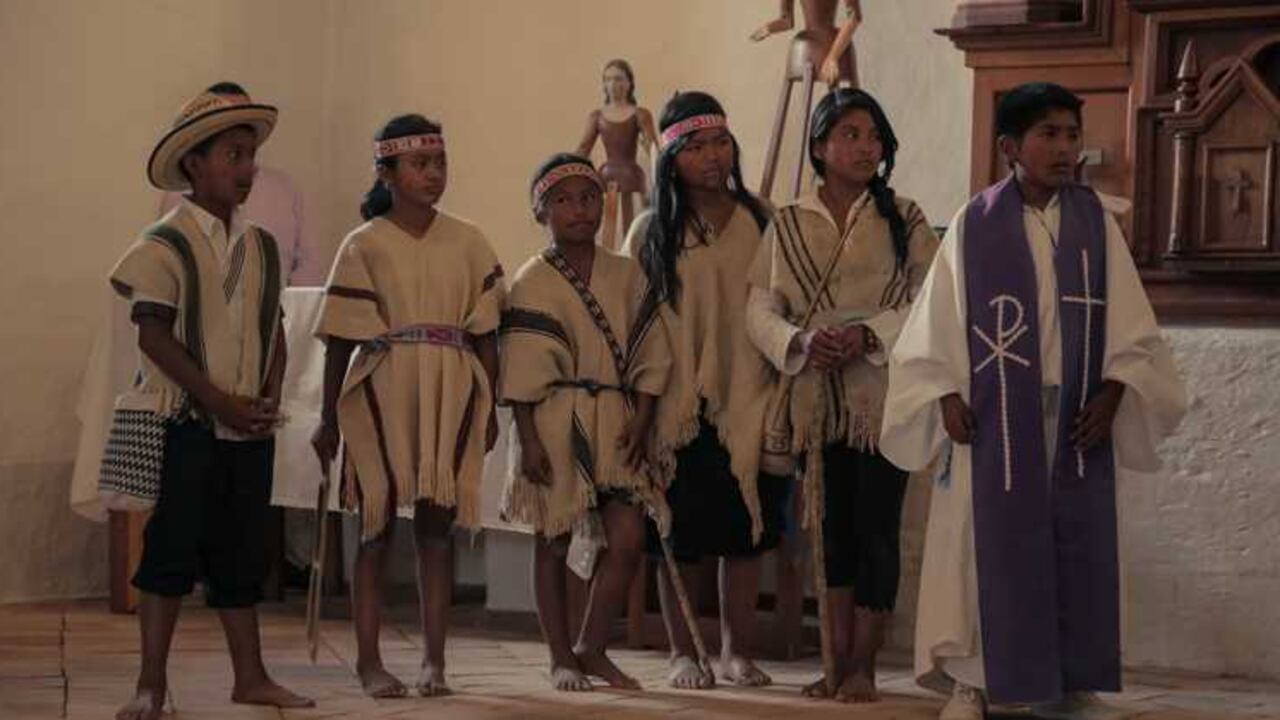 Estudiantes de la Institución Educativa de Gullumuz rindieron homenaje a su cacica Angelina Gullumúz