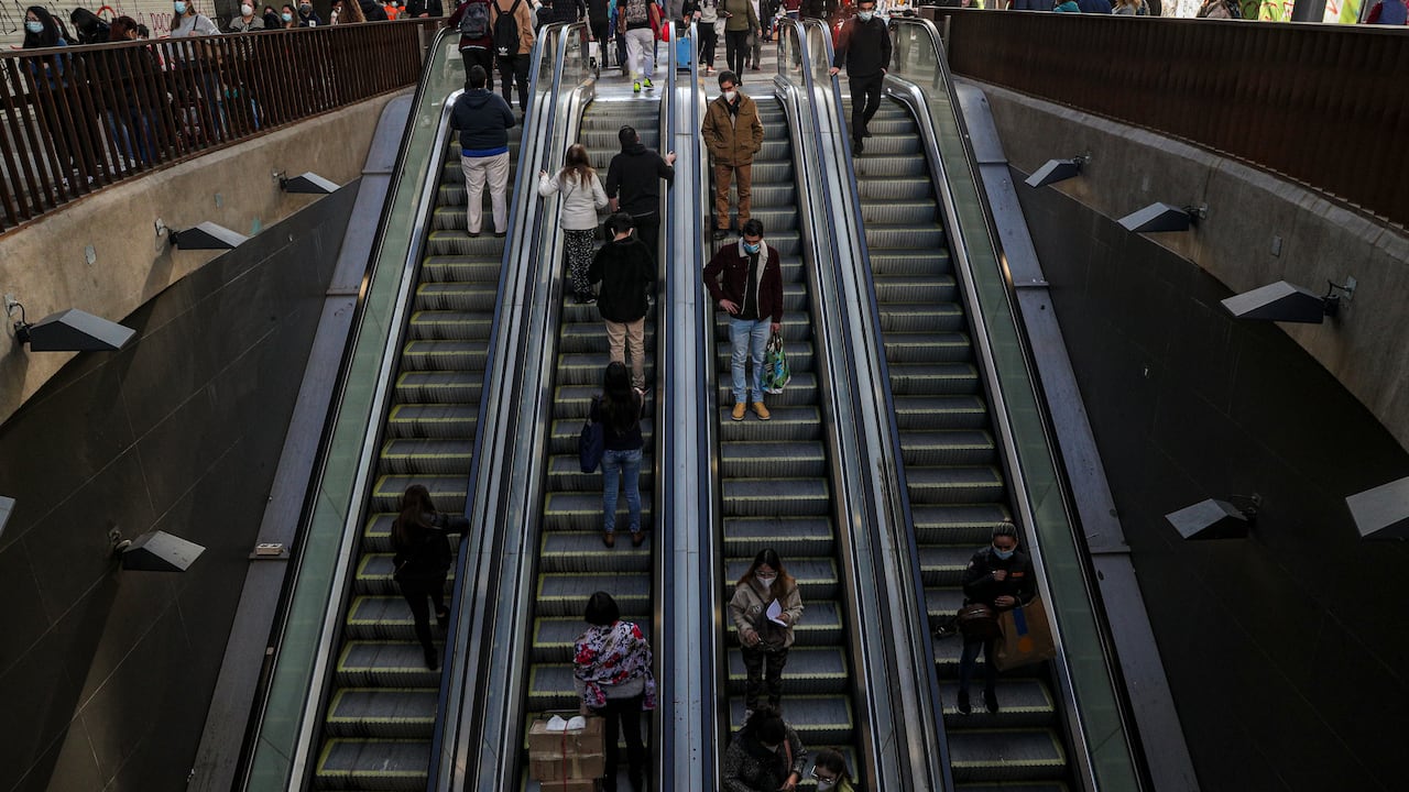 Las autoridades sanitarias chilenas han confirmado este miércoles (22 de diciembre) 981 nuevos casos positivos, de tal modo que la cifra total de contagiados se aproxima a los 1.8 millones.