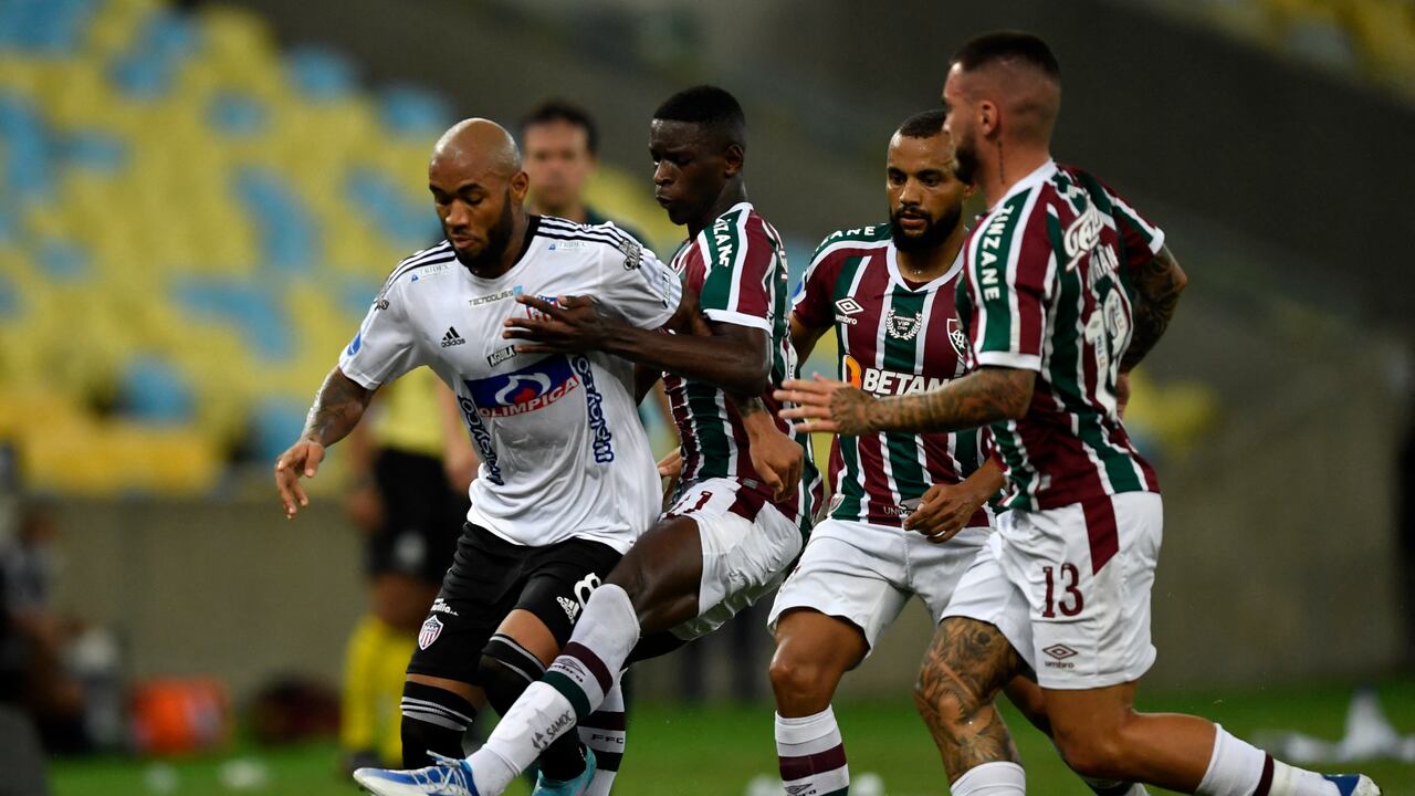 Los tiburones no pudieron en Brasil y dejaron a la deriva el liderato del grupo H