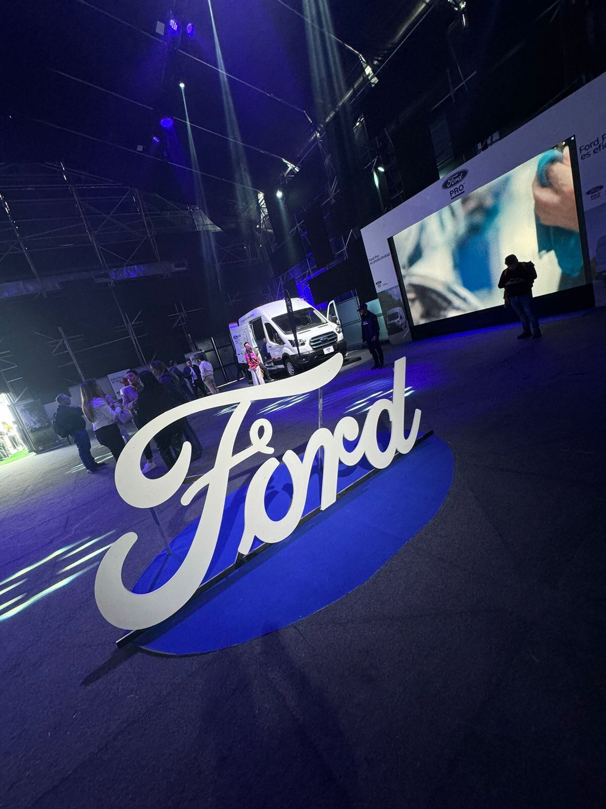 La firma del óvalo azul lanzo su servicio Ford Pro en Colombia para trabajar de la mano con el sector productivo del país.