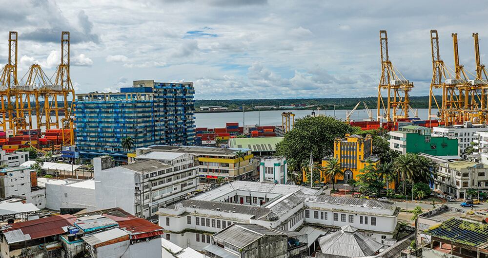 Buenaventura ha sido una ciudad que históricamente ha sufrido el conflicto de los grupos armados ilegales.