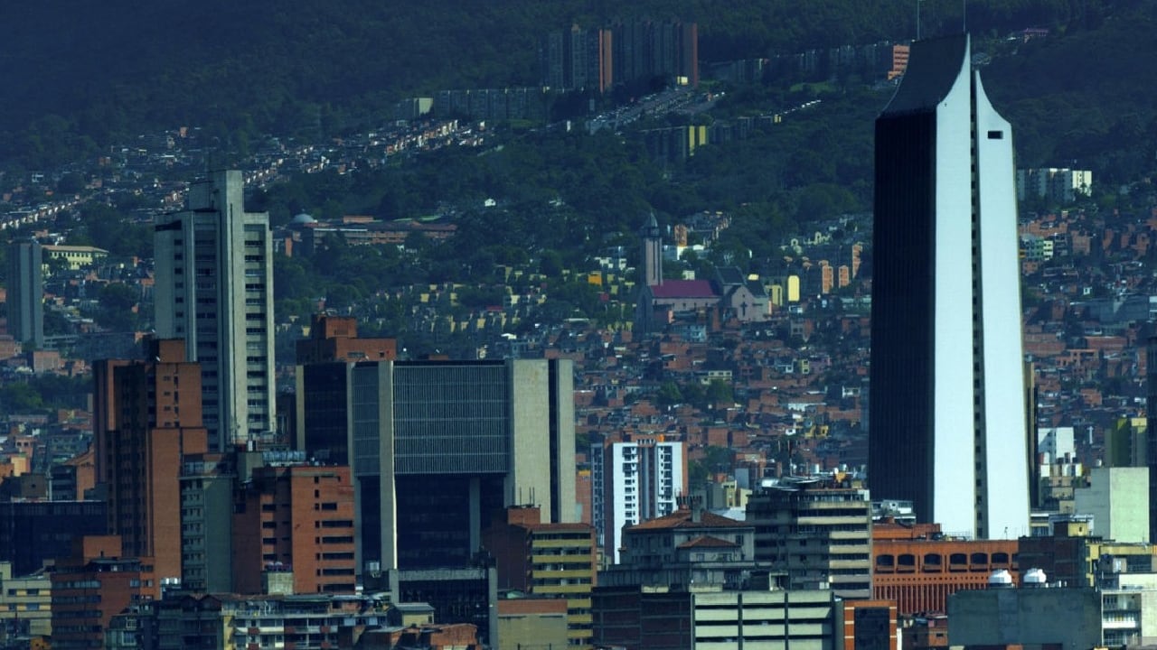 Hay consternación en el país y en Medellín por el caso de una mujer entre los 25 y 30 años que se quitó la vida