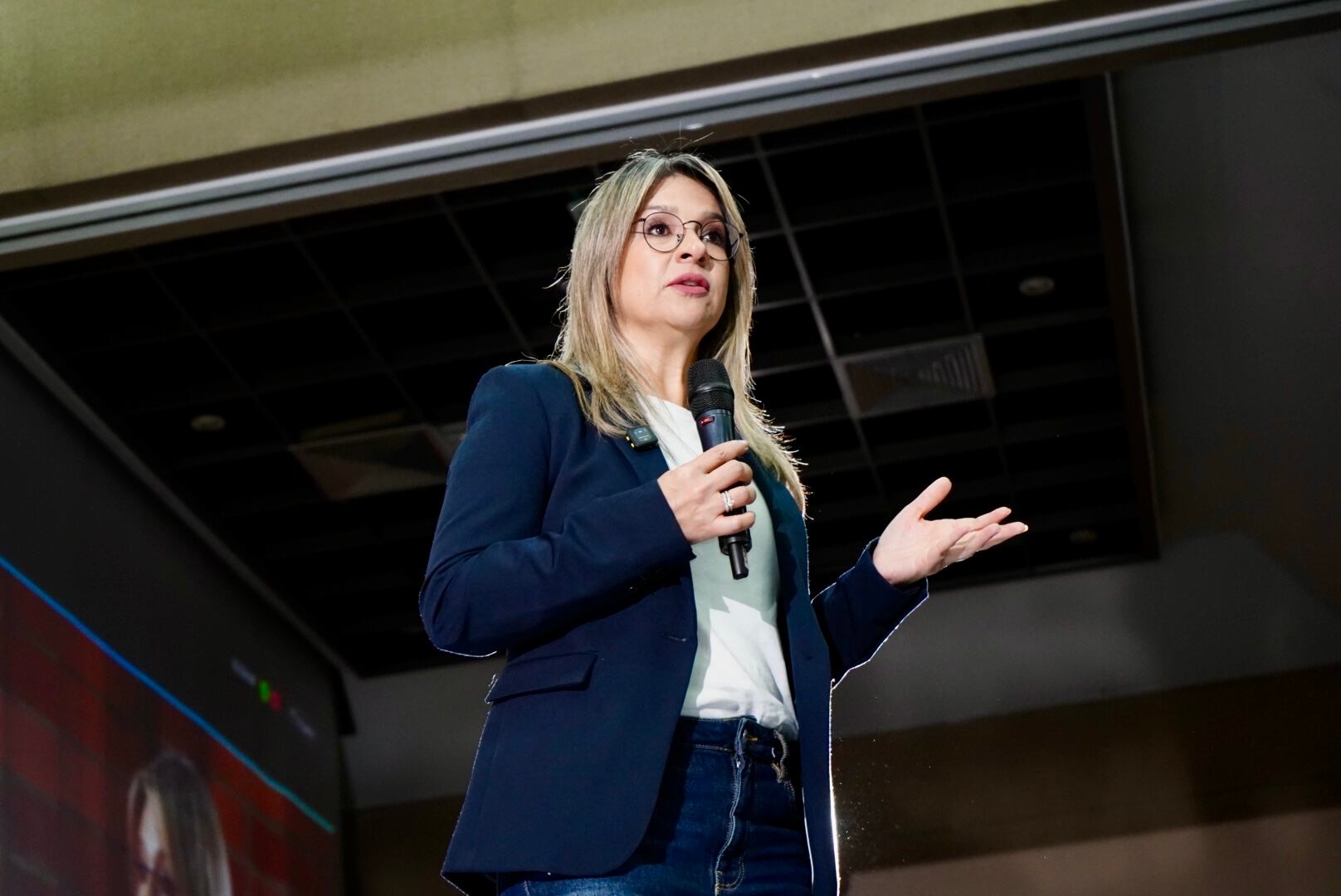 Vicky Dávila estuvo en Cali compartiendo con empresarios, estudiantes y trabajadores