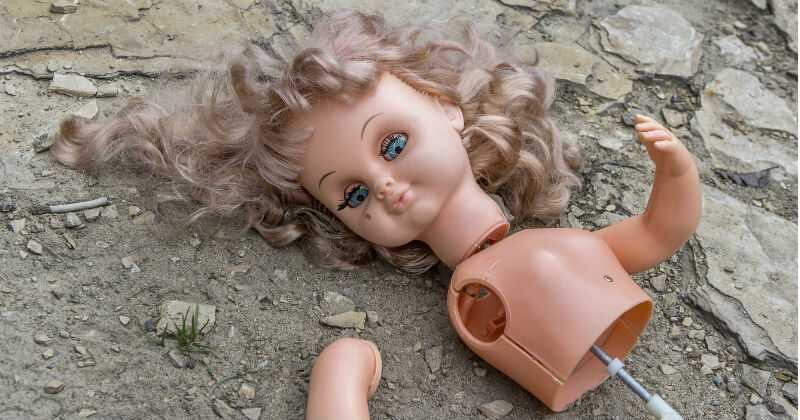 Las desprotegidas menores llegaron a una tienda en horas de la noche para pedirle a la propietaria del lugar que las dejara pasar la noche en el establecimiento.   