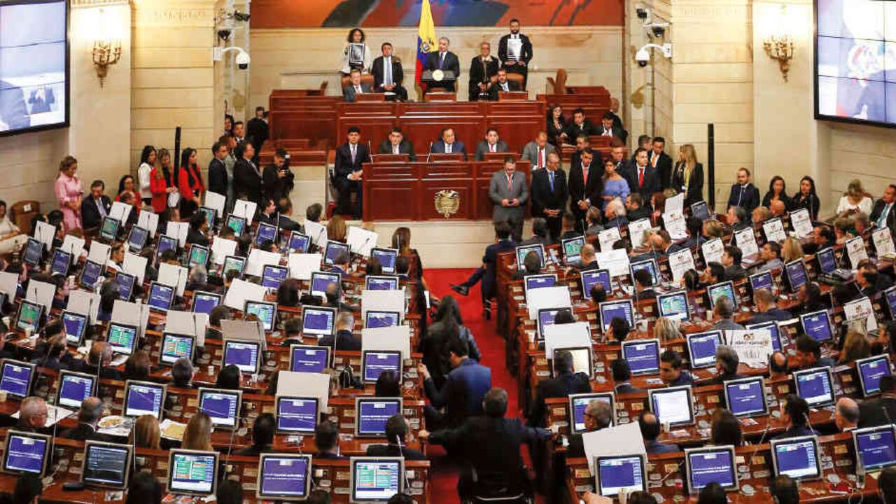 El Estatuto Tributario, motivo de la controversia, data de 1989, y se ha ido ampliando con las sucesivas reformas tributarias aprobadas por el Congreso en las últimas tres décadas.