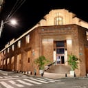 El Centro Cultural de Cali fue dotado con 293 nuevas luminarias LED lineales de luz blanca y cálida.