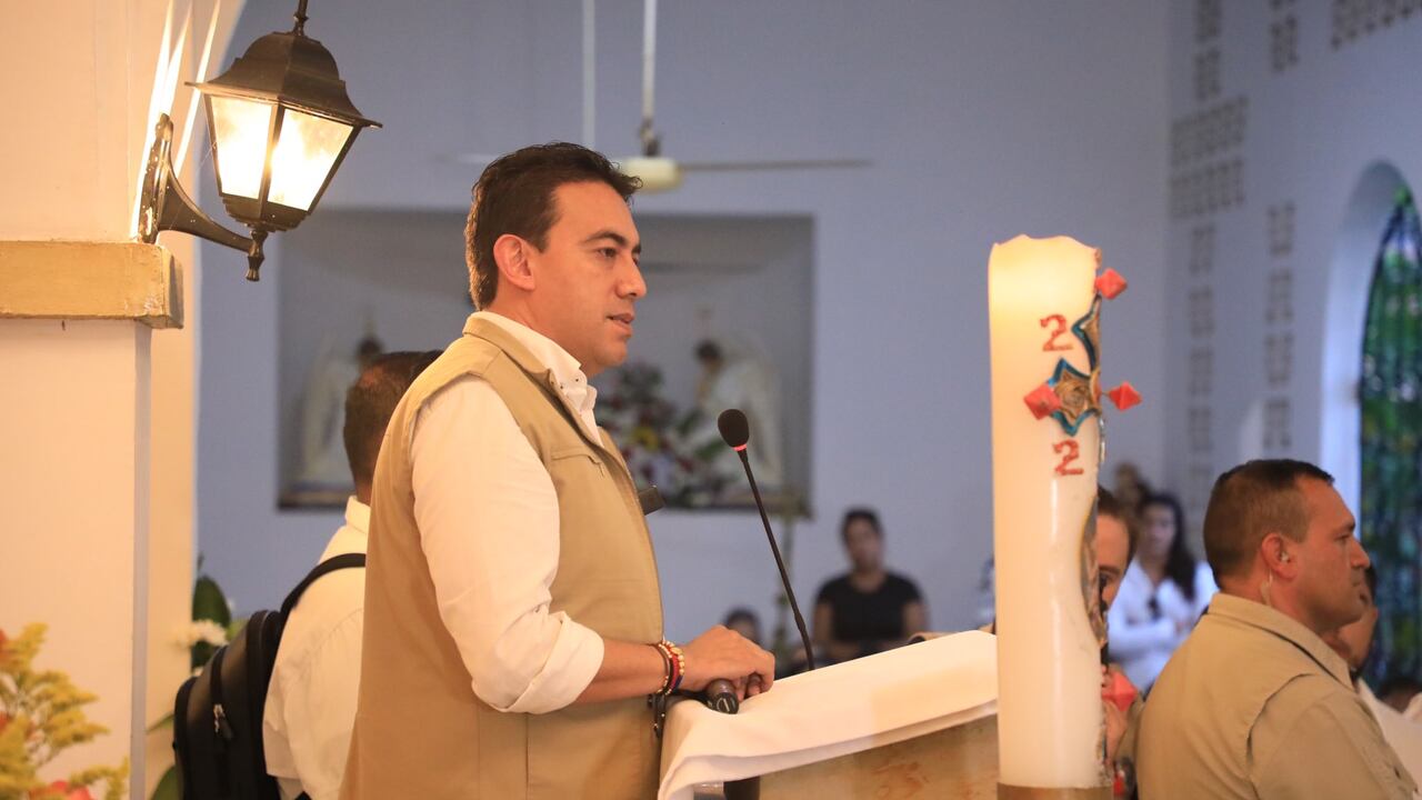 Vega asistió a las exequias de la funcionaria quemada en Gamarra, Cesar.