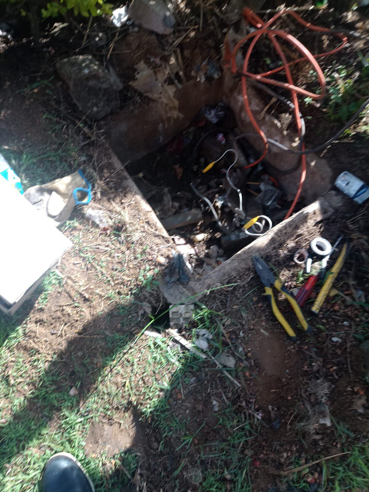 El cable es robado para quitarle el cobre y venderlo.