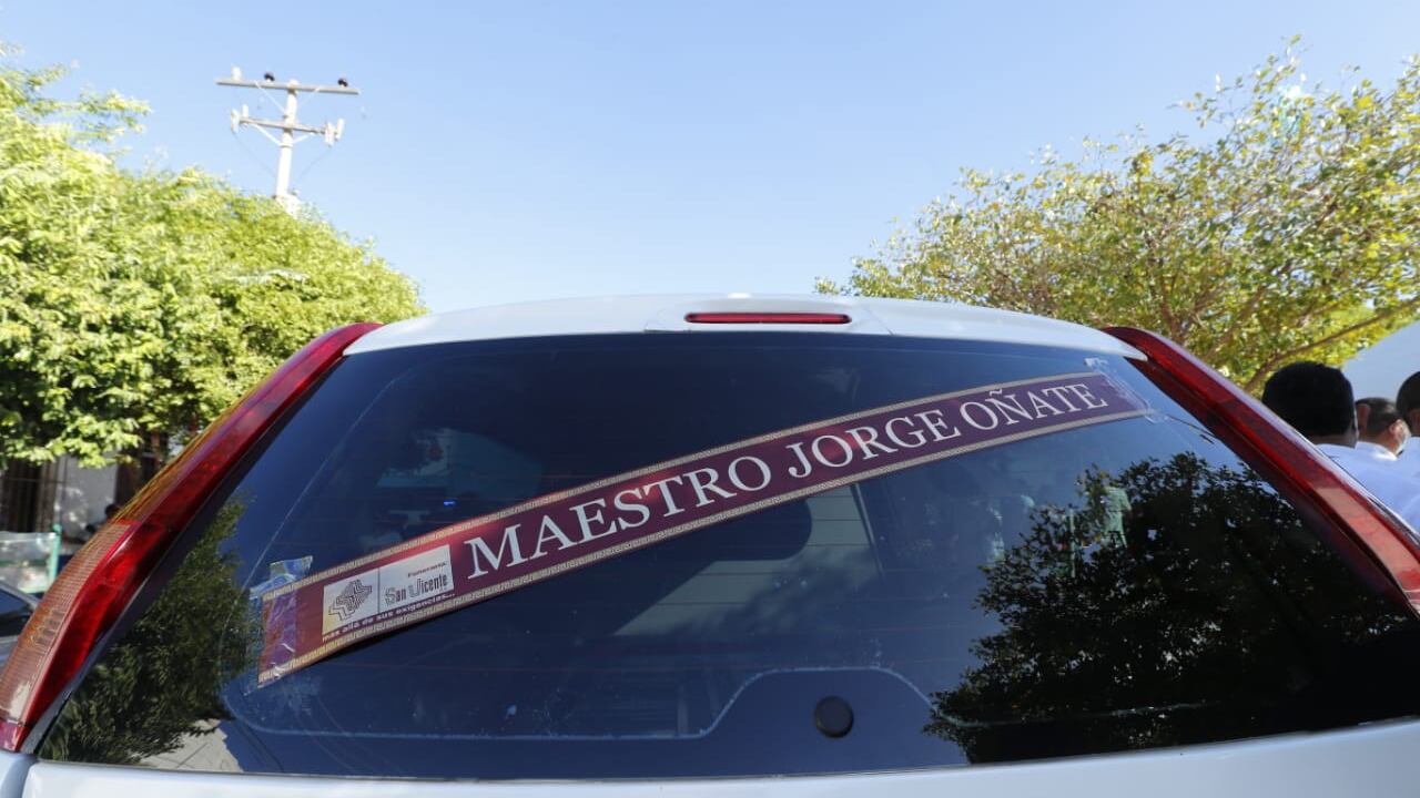 Sepelio de Jorge Oñate.