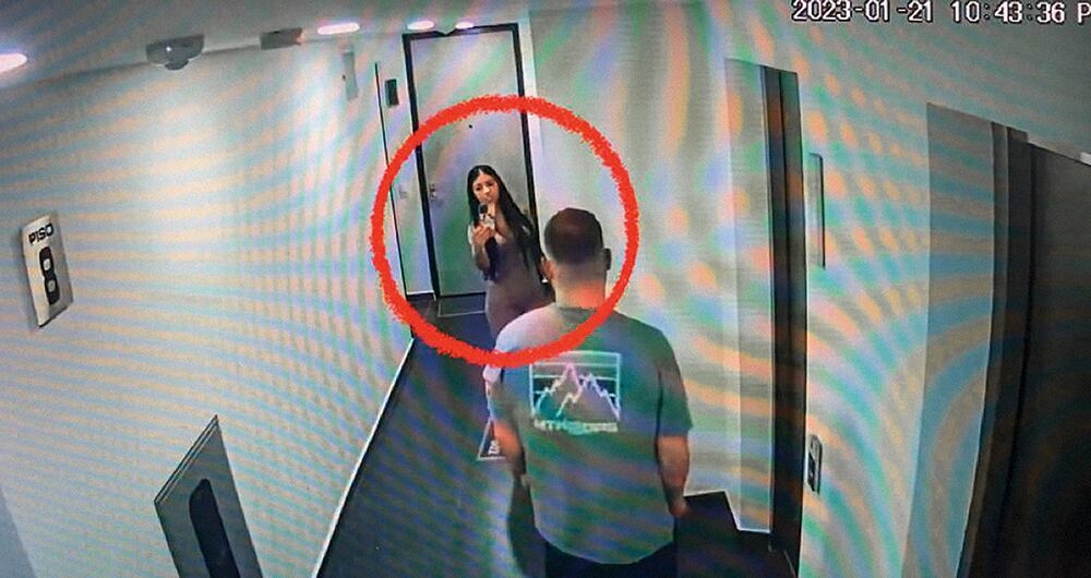 Vídeos donde se observa a Poulos junto a Valentina Trespalacios.