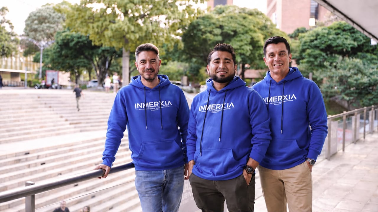 La iniciativa, denominada INMERXIA, fue creada por los empresarios colombianos Andrés Vera Arango, CEO de La Agencia Metanol y Presidente de Asoeventos, Daniel Saldarriaga y Camilo Marín, cofundadores de la agencia DUEfilms.