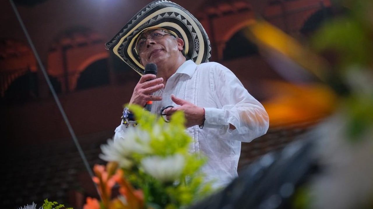 El presidente Gustavo Petro agitó su discurso desde la capital del Atlántico.
