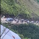 La pequeña fue despedida con una caravana