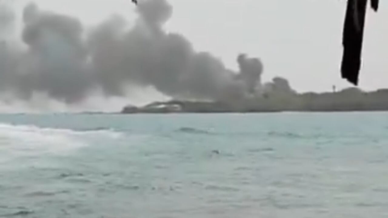 El sitio se prendió en llamas en solo cuestión de minutos.