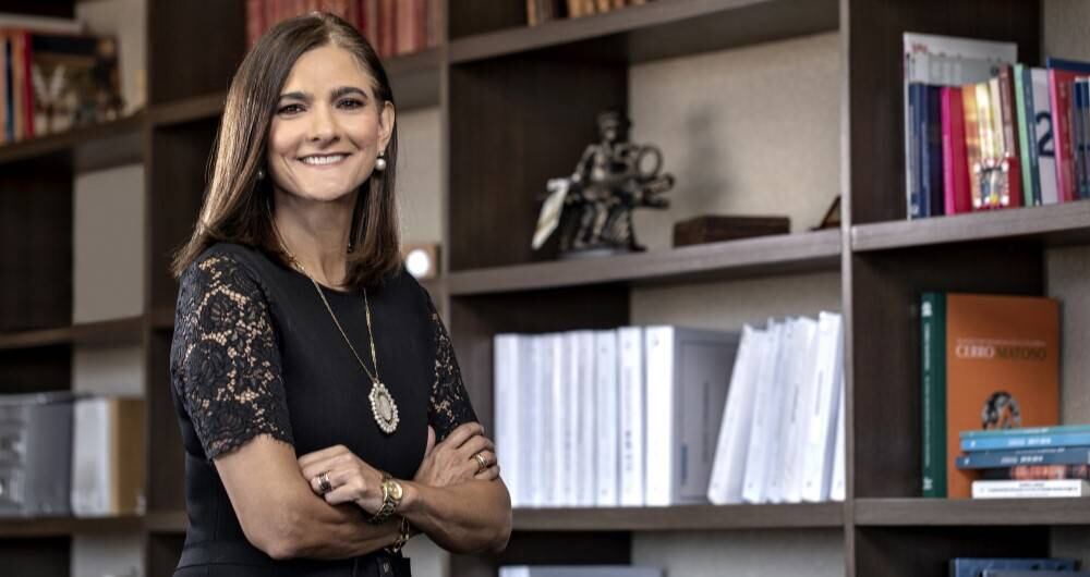 La exministra de Transporte, Ángela María Orozco, evidenció que el Gobierno Duque firmó la segunda línea de metro subterránea.