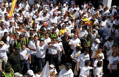 La marcha en Pereira fue encabezada por Víctor Tamayo Vargas, gobernador de Risaralda; Israel Londoño, alcalde de Pereira; Monseñor Tulio Duque Gutiérrez, obispo de la Diócesis de Pereira,  y la autoridades militares. Pereira - Risaralda