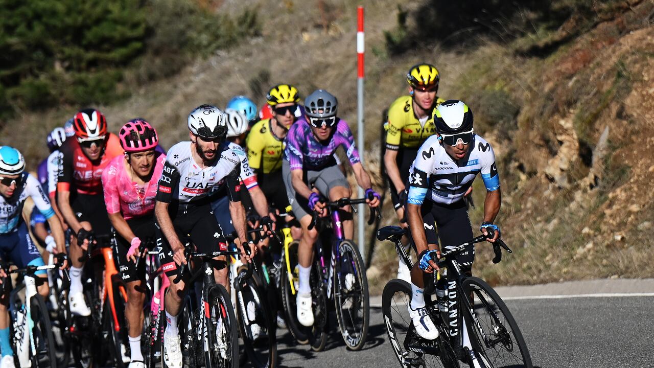 Nairo Quintana, ciclista del Movistar Team, en un ataque sobre la montaña
