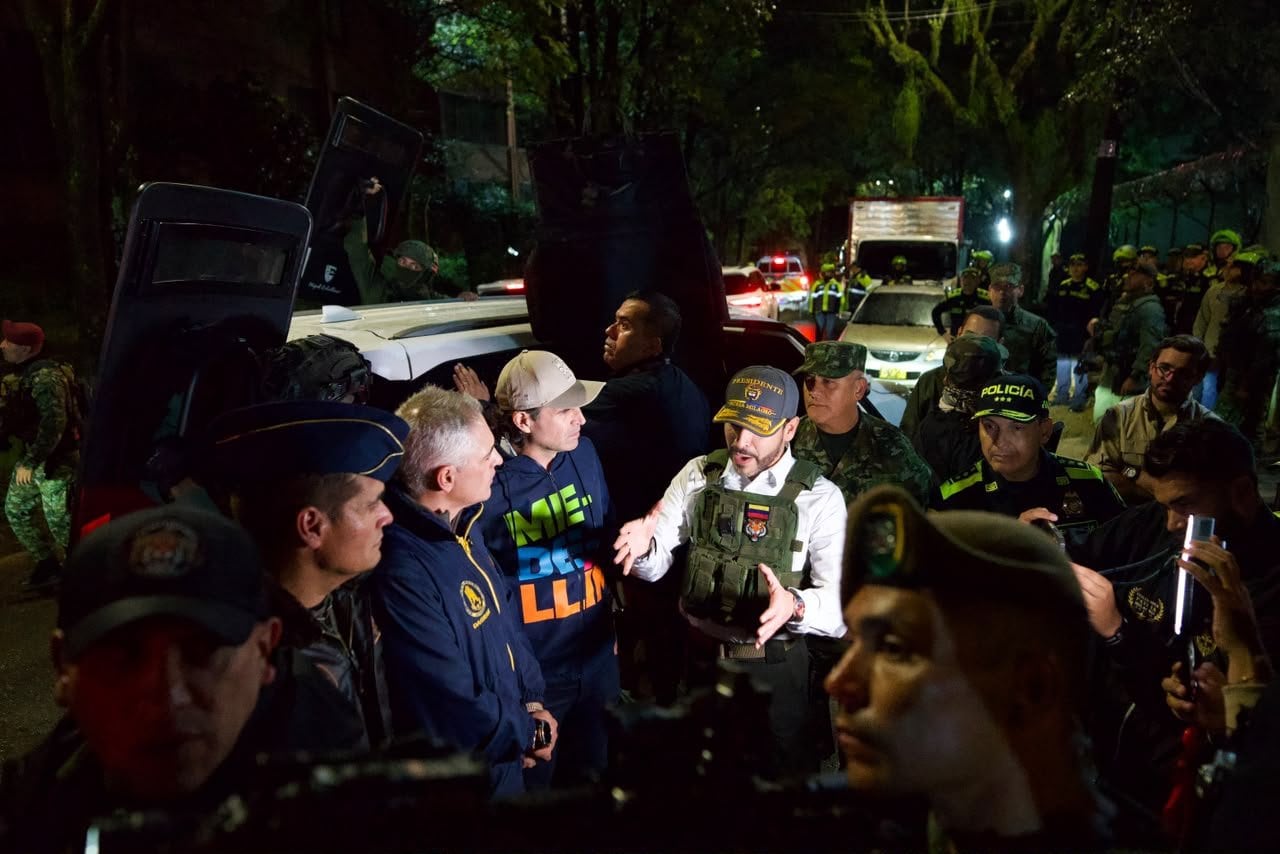 La intervención contó con el acompañamiento del presidente Abelardo De La Espriella, el alcalde Federico Gutiérrez y el gobernador Andrés Julián Rendón, en el marco de las acciones contra la criminalidad en Medellín y Antioquia.