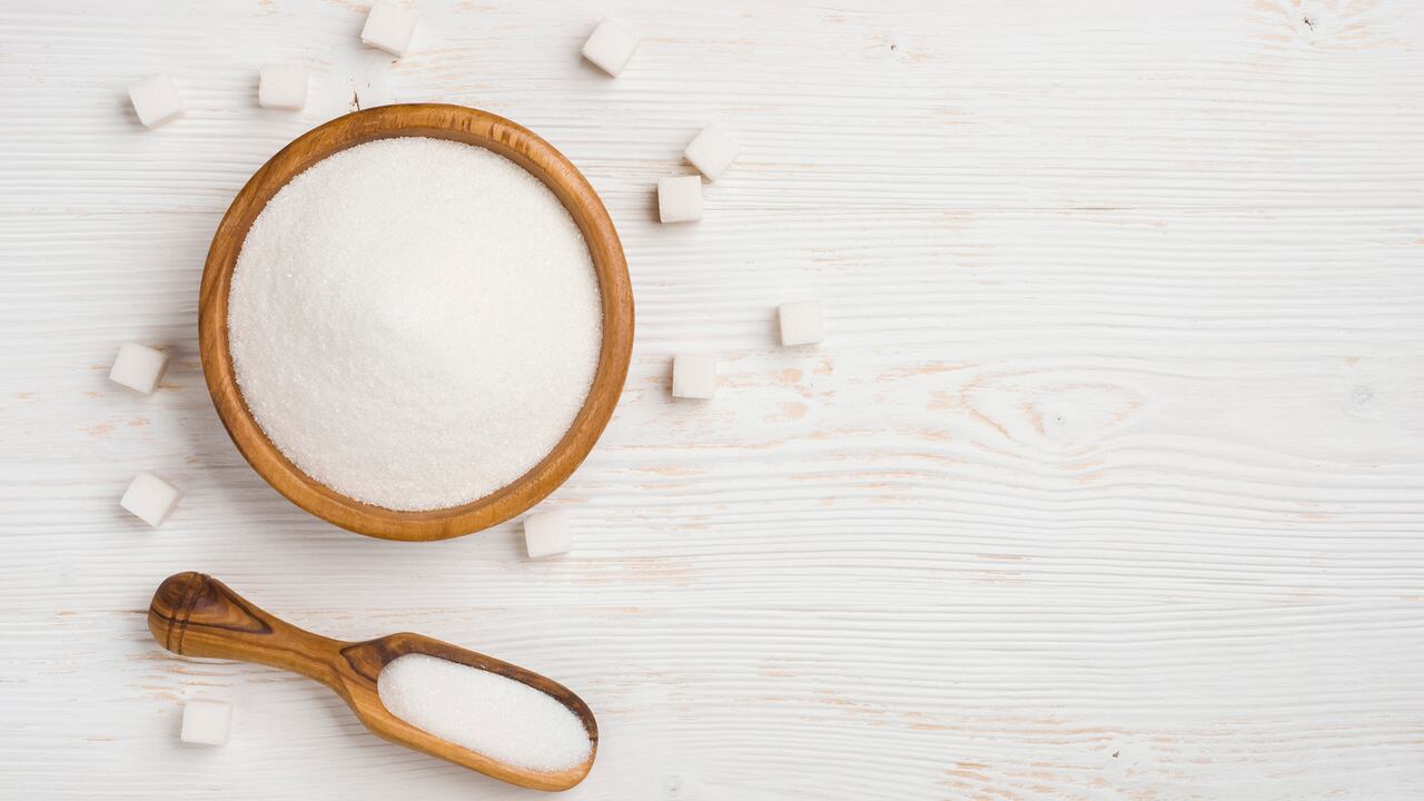 La Organización Mundial de la Salud indica que los adultos deben reducir su consumo de azúcar a una cifra mínima.