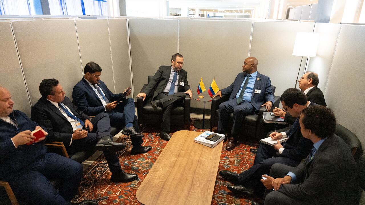 El canciller Luis Gilberto Murillo se reunió con su homólogo venezolano Yvan Gil en Nueva York.