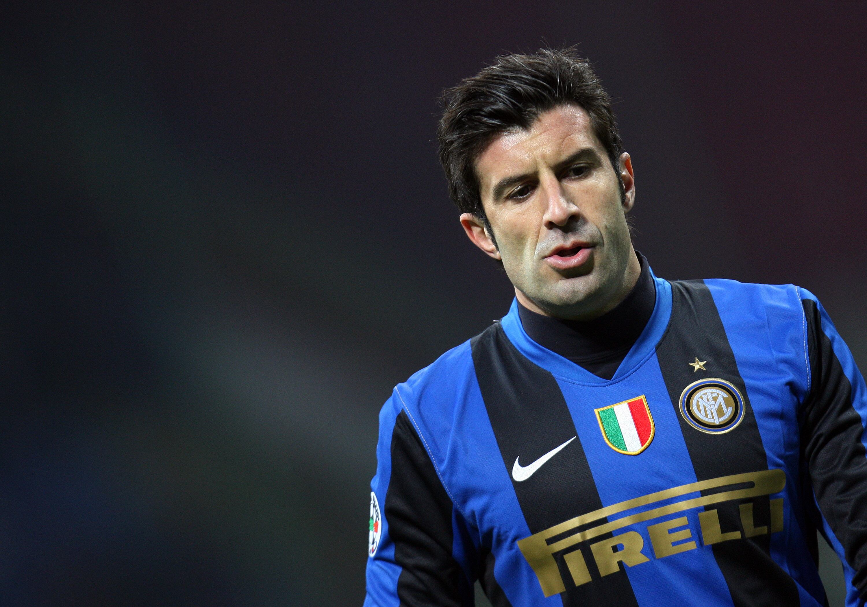 MILAN, ITALY - JANUARY 25:  Luis Figo of Inter Milan looks down during the Serie A football match between FC Inter Milan and UC Sampdoria at the San Siro stadium on January 25, 2009 in Milan, Italy.  (Photo by Luca Ghidoni/Getty Images)