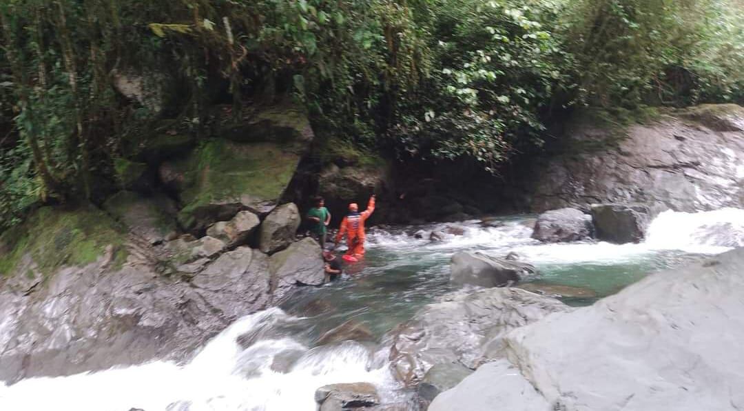 Los organismos de socorro buscaron por varias horas a Lilina Marcela, cuyo cuerpo sin vida fue encontrado cerca al lugar donde la arrastró la corriente. Foto tomada de redes so