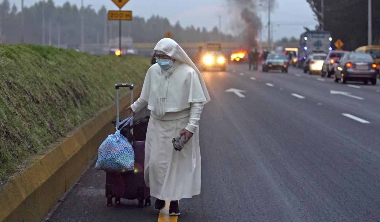 Varios ciudadanos en Ecuador se han visto afectados por los bloqueos de los indígenas en las carreteras del país